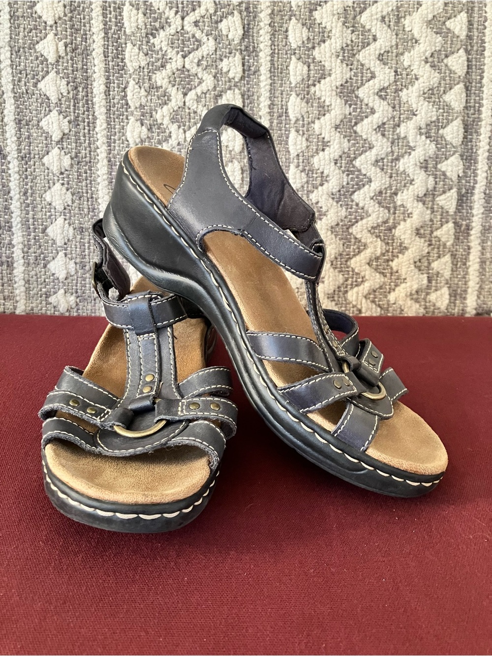 Clarks Dark Navy Blue Leather Slingback Sandals with Metallic Detail - Size 9